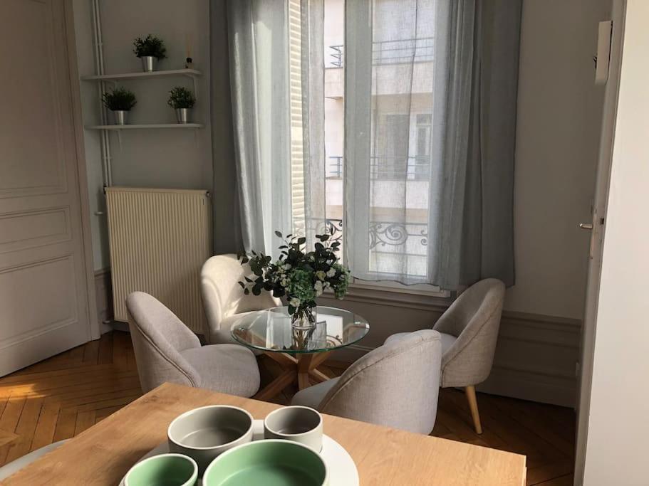 4 People+Free Street Parking+Cosy Centre Ville Apartamento Ruan Exterior foto