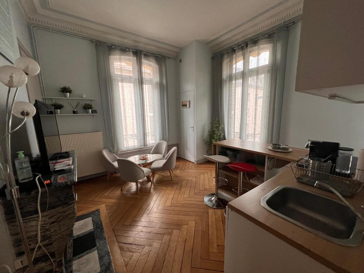 4 People+Free Street Parking+Cosy Centre Ville Apartamento Ruan Exterior foto