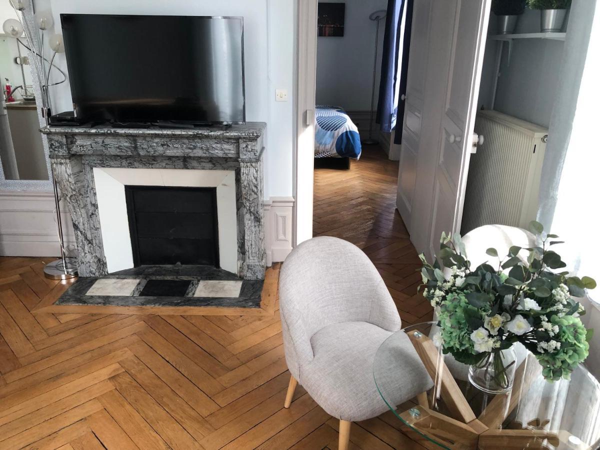 4 People+Free Street Parking+Cosy Centre Ville Apartamento Ruan Exterior foto